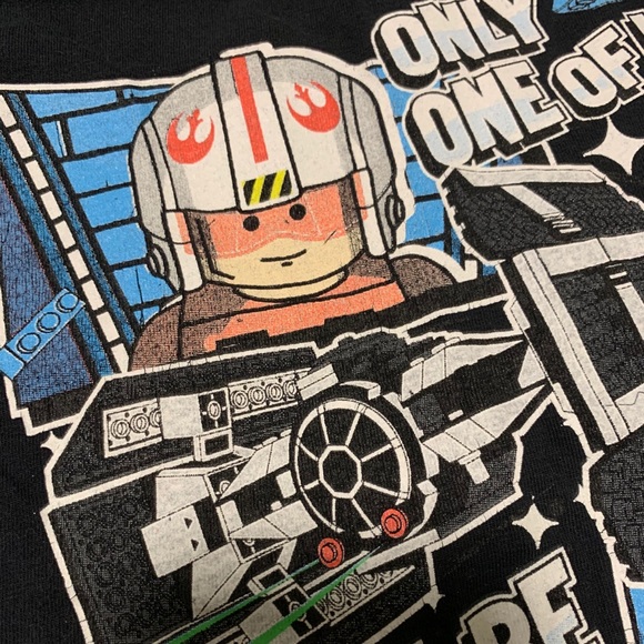 ✨2/$12✨Star Wars/Lego Shirt 2T - Picture 2 of 3